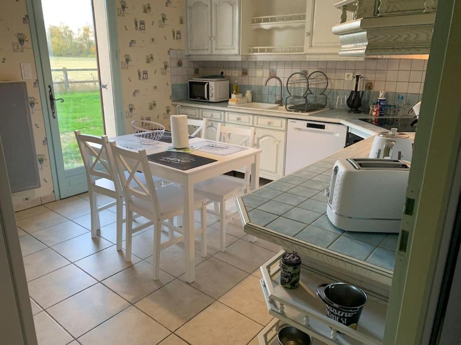 Gite 3 Etoiles Les Gourlines Avec Balneo, Veranda, Piscine Et Garage Avermes Extérieur photo