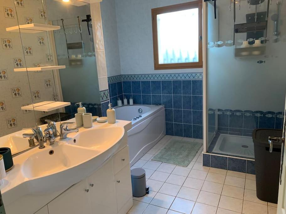 Gite 3 Etoiles Les Gourlines Avec Balneo, Veranda, Piscine Et Garage Avermes Extérieur photo